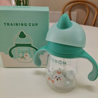 유비맘 트라이탄 코니빨대컵_컬러 랜덤 발송 — 5점을 준 리뷰어가 2021년 1월 올린 사용 사진