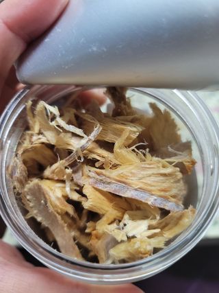 [펫시밀] 원물그대로 강원도 인제군 용대리 무염황태채 60g 강아지 고양이 프리미엄 수제간식 — 5점을 준 리뷰어가 2023년 11월 올린 사용 사진