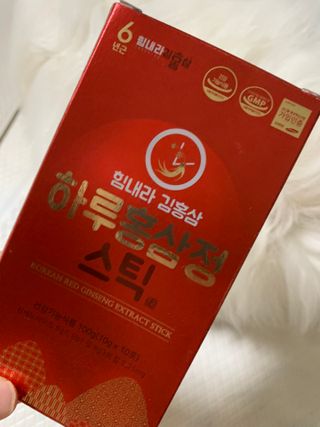 힘내라김홍삼 하루홍삼정스틱 10g x 10포 — 5점을 준 리뷰어가 2021년 5월 올린 사용 사진