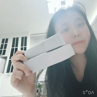 르핸스 퍼포밍 2 핸드&네일 비반트포렛/베티버포그 — 4점을 준 리뷰어가 2023년 3월 올린 사용 사진
