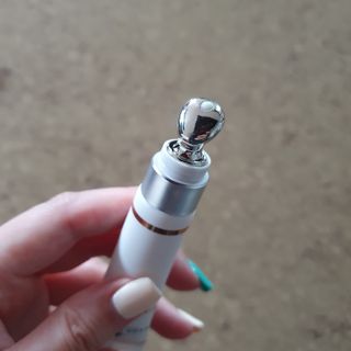 산수시 일루미네이팅 펄 영양 다크서클 스틱 아이 크림 케어 15ml — 5점을 준 리뷰어가 2021년 6월 올린 사용 사진