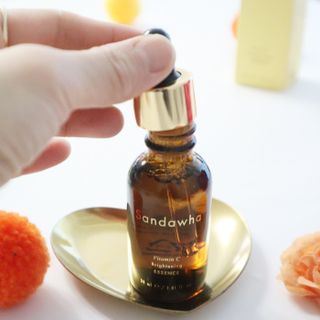 스킨큐어 산다화 비타민c 화이트닝 에센스 30ml — 5점을 준 리뷰어가 2023년 12월 올린 사용 사진