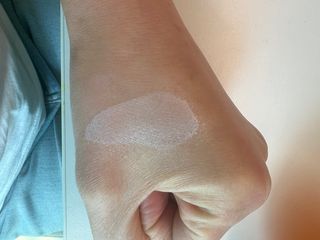 광동생활건강 MF[광동] 비타500✨주름개선·미백·SPF50+🌞퍼펙트쉴드 빅 선쿠션 본품 — 5점을 준 리뷰어가 2024년 5월 올린 사용 사진