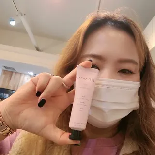 러브모아 향수 고체향수 승무원 고체향수 바르는 향수 니치향수 도손 우드세이지 앤 씨솔트 — 5점을 준 리뷰어가 2023년 1월 올린 사용 사진