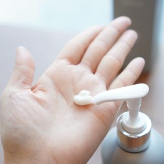 엠디스픽 무향 바리스타 핸드크림 울트라 고보습 대용량 펌핑 245g — 5점을 준 리뷰어가 2022년 12월 올린 사용 사진
