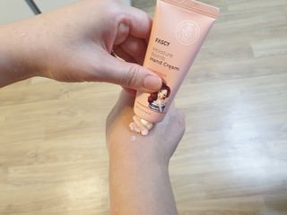파시 FASCY 高保湿ハンドクリーム40ml+80ml セット — 5점을 준 리뷰어가 2021년 7월 올린 사용 사진