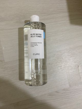 김정문알로에 큐어 큐어 알로에 워터 젤리 토너 500ml — 5점을 준 리뷰어가 2021년 4월 올린 사용 사진