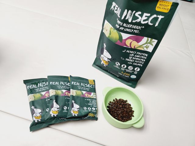 [푸디웜] 라포그  리얼인섹트 웨이트밸런스 저알러지 강아지 사료  1.2KG 리뷰 사진