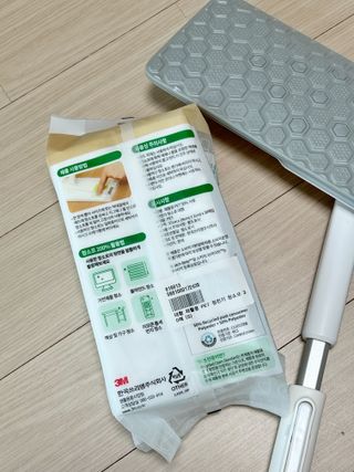 3M 스카치브라이트 재활용 PET 정전기청소포 대형 30매 (막대걸레 증정) — 5점을 준 리뷰어가 2023년 5월 올린 사용 사진