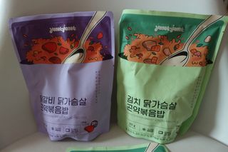[푸딩팩토리] 요잇조잇 닭갈비 닭가슴살/김치 닭가슴살 곤약볶음밥 2종 (김치볶음밥 2개 닭갈비 볶음밥 1개) — 5점을 준 리뷰어가 2022년 8월 올린 사용 사진