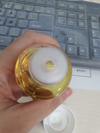 바이오오일 [바이오-오일] 스킨케어 오일 내추럴 60ml — 3점을 준 리뷰어가 2021년 11월 올린 사용 사진