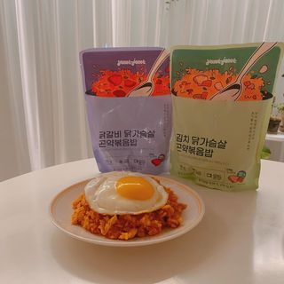 [푸딩팩토리] 요잇조잇 닭갈비 닭가슴살/김치 닭가슴살 곤약볶음밥 2종 (김치볶음밥 2개 닭갈비 볶음밥 1개) — 5점을 준 리뷰어가 2022년 8월 올린 사용 사진
