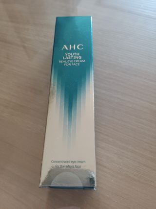 [NEW 탄력유턴 아이크림] AHC 유스 래스팅 리얼 아이크림 포 페이스 — 4점을 준 리뷰어가 2021년 2월 올린 사용 사진