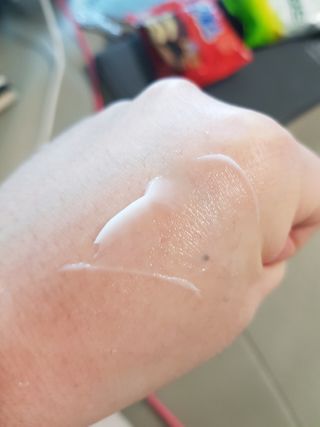 mom e 맘이 내추럴 베이비 케어 크림+바디오일 — 5점을 준 리뷰어가 2021년 1월 올린 사용 사진