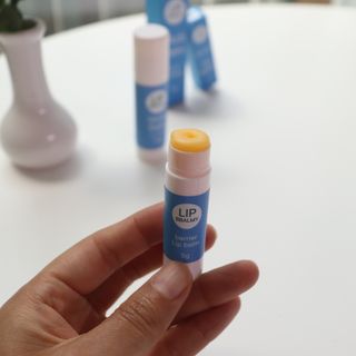 [립빠미] 립앤칙스 멀티밤 + 베리어립밤 2종 — 3.5점을 준 리뷰어가 2021년 8월 올린 사용 사진