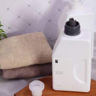[생활공작소] 섬유유연제 + 세탁세제 1.5L 릴리향 — 5점을 준 리뷰어가 2021년 2월 올린 사용 사진