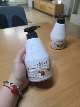 [과일나라] 피부가 마시는 코코넛우유 바디클렌저&바디로션 — 5점을 준 리뷰어가 2022년 3월 올린 사용 사진