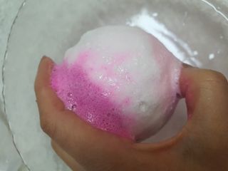 소담스퀘어 상암 Evreryday Bath Bomb Day7(에브리데이 배쓰밤 데이7) / 7종 중 2종 랜덤발송 — 5점을 준 리뷰어가 2022년 11월 올린 사용 사진
