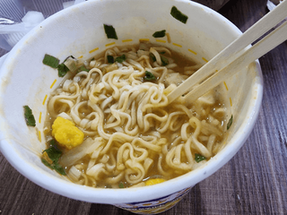 NISSIN 닛신 컵누들  4종 - 씨푸드오리지날, 씨푸드 스파이시, 씨푸드 커리, 씨푸드 XO소스 — 3점을 준 리뷰어가 2021년 11월 올린 사용 사진