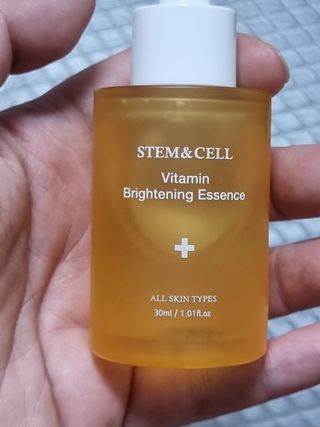 체르엠 스템앤셀 비타민 브라이트닝 에센스 30ml 1개 — 5점을 준 리뷰어가 2021년 10월 올린 사용 사진