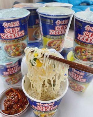NISSIN 닛신 컵누들  4종 - 씨푸드오리지날, 씨푸드 스파이시, 씨푸드 커리, 씨푸드 XO소스 — 5점을 준 리뷰어가 2021년 10월 올린 사용 사진