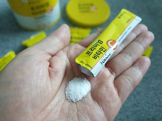 서울약사신협 프리미엄비타민C1000_2.5G x 100포 — 5점을 준 리뷰어가 2021년 5월 올린 사용 사진