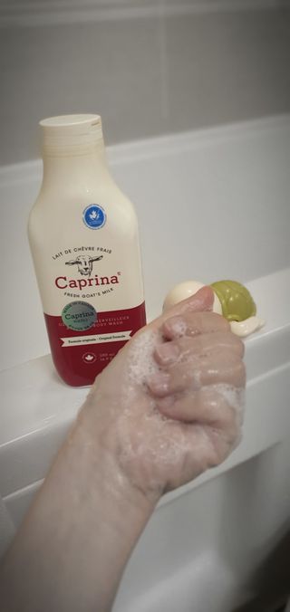 카프리나 프레쉬 산양밀크 어메이징 바디워시 500ml(오리지널향) — 5점을 준 리뷰어가 2023년 4월 올린 사용 사진