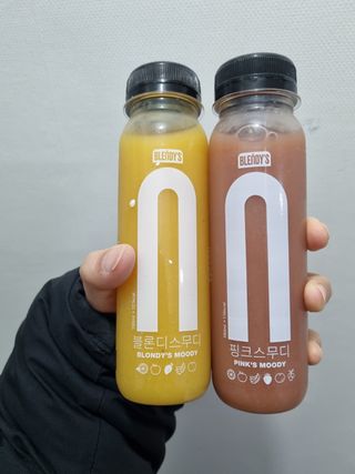 BLENDY'S 핑크 스무디+블론디 스무디 — 5점을 준 리뷰어가 2021년 12월 올린 사용 사진