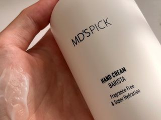 엠디스픽 무향 바리스타 핸드크림 대용량 250g — 5점을 준 리뷰어가 2022년 11월 올린 사용 사진