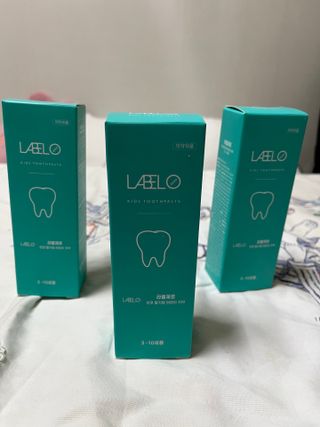 치과에서 쓰는 치약 _ 라벨제로 저불소 꼬마, 키즈, 유아, 베이비, 주니어 안전한 어린이치약 — 4.5점을 준 리뷰어가 2023년 2월 올린 사용 사진