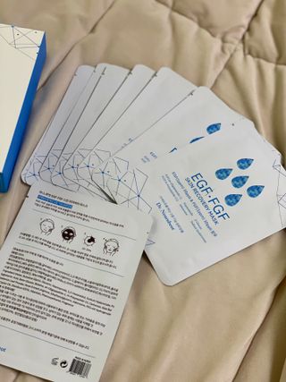 Dr.느루벗 느루벗 EGF FGF 스킨 리커버리 마스크 10장 — 5점을 준 리뷰어가 2021년 4월 올린 사용 사진