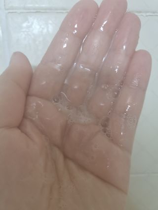 프리마인 더이상 뻣뻣하고 효과없는 탈모샴푸는 NO. 근본부터 케어하는 셀베이스 그린티샴푸(500ml) — 5점을 준 리뷰어가 2023년 3월 올린 사용 사진