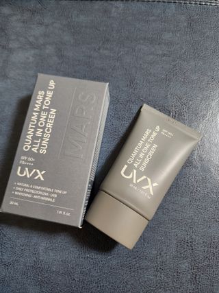 UVX 퀀텀 마스 올인원 톤업 선스크린 — 5점을 준 리뷰어가 2024년 3월 올린 사용 사진