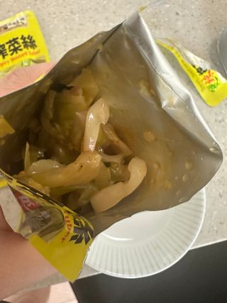 루시델리 야미하우스 홍콩 스파이시 프리미엄 짜사이 무침 500g — 5점을 준 리뷰어가 2024년 6월 올린 사용 사진