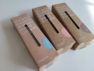 [후르디아] 끈적임 없는 착한성분 비건  핸드크림 3종 — 5점을 준 리뷰어가 2021년 11월 올린 사용 사진