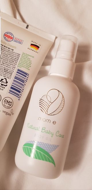 mom e 맘이 내추럴 베이비 케어 크림+바디오일 — 5점을 준 리뷰어가 2021년 1월 올린 사용 사진