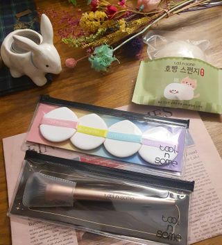 [툴앤썸] 메이크업 브러시로 바르고 호빵 스펀지로 클렌징하는 A-Z 뷰티툴 5종 — 5점을 준 리뷰어가 2021년 1월 올린 사용 사진
