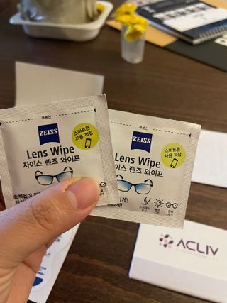 아클리브 Premium 항균 항바이러스 액정 보호필름(iPhone) — 5점을 준 리뷰어가 2022년 10월 올린 사용 사진