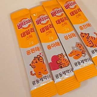 광동생활건강 프리 [광동] VB와 VC를 함유한 멀티 비타민 비타 500 데일리 스틱 180포 — 5점을 준 리뷰어가 2022년 6월 올린 사용 사진