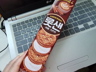 롯데제과 롯샌 카페크런치 — 1점을 준 리뷰어가 2021년 10월 올린 사용 사진