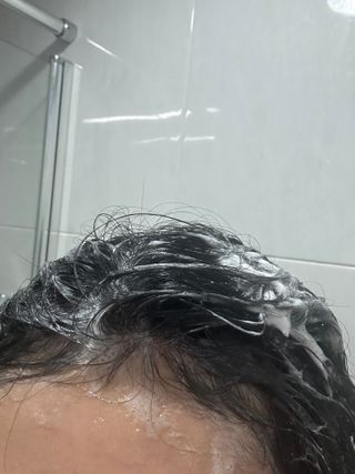 르핸스 퍼포밍 5 샴푸 비반트 포렛/베티버 포그 — 5점을 준 리뷰어가 2023년 2월 올린 사용 사진