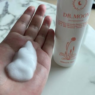 MF프리 [닥터문] 유산균 락토케어 질경초 여성청결제 200ml (폼타입) — 3.5점을 준 리뷰어가 2022년 6월 올린 사용 사진