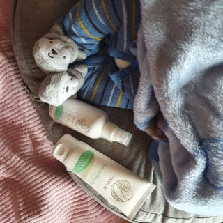 mom e 맘이 내추럴 베이비 케어 크림+바디오일 — 5점을 준 리뷰어가 2021년 1월 올린 사용 사진