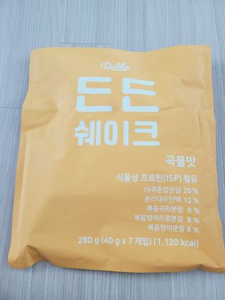 [덜다] 든든 식물성 단백질 쉐이크 40g X 7입 (곡물/딸기) — 5점을 준 리뷰어가 2023년 8월 올린 사용 사진