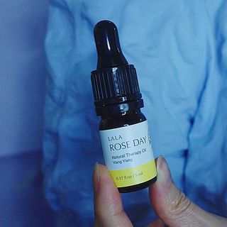 라라로즈데이 시즌2 천연 아로마오일 Y존 케어 속옷향수 이너퍼퓸 5ml  여성의 자존감을 UP시키자 — 5점을 준 리뷰어가 2021년 8월 올린 사용 사진