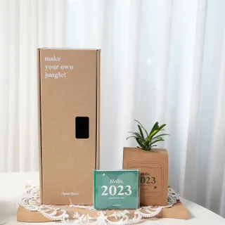 [메이크정글] 식물과 달력이 하나로, 2023년 식물캘린더 No.1 — 5점을 준 리뷰어가 2022년 10월 올린 사용 사진