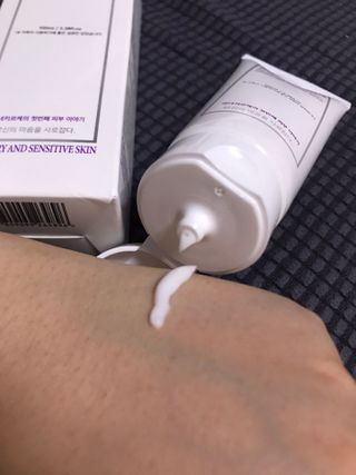셀프 모이스처라이징 프로텍션 크림 셀프 모이스처라이징 프로텍션크림 — 5점을 준 리뷰어가 2022년 4월 올린 사용 사진