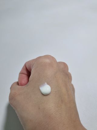 바르셀 톤업 무기자차 자외선차단제 순한 선크림 인텐시브 선 젠 50ml — 4점을 준 리뷰어가 2021년 11월 올린 사용 사진