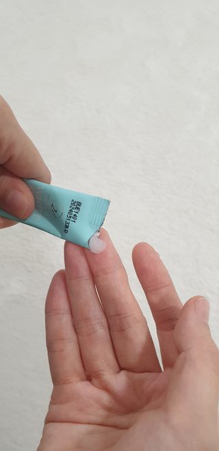 오투에니원 화이트 스완 갈락토미세스 비타민 C 워터 슬리핑 마스크 — 5점을 준 리뷰어가 2022년 12월 올린 사용 사진