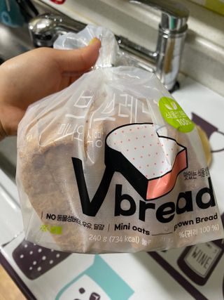 롯데제과 Vbread 포카치아식빵1개 + 미니식빵 1개 + 머핀 2개 세트 — 5점을 준 리뷰어가 2021년 9월 올린 사용 사진